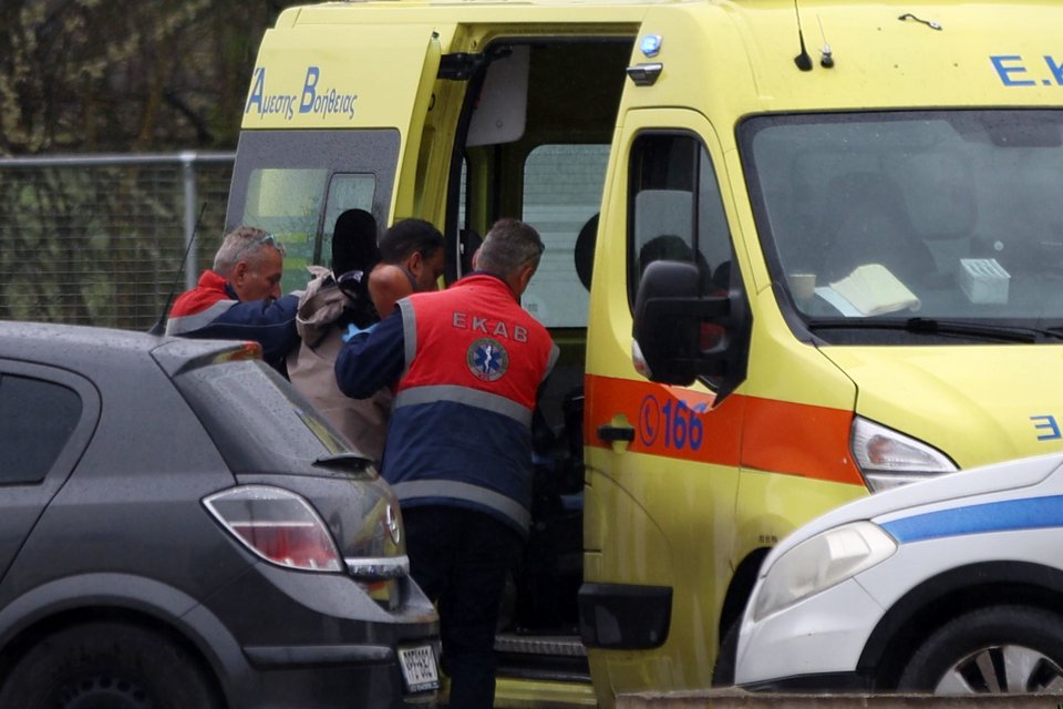 Με ασθενοφόρο έφυγε ο Ρούτσι από τη δικαστική αίθουσα