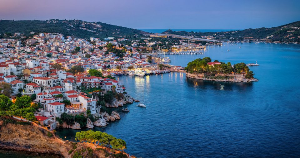 Η Σκιάθος κατά τις... μπλε ώρες / Φωτογραφία: Shutterstock 