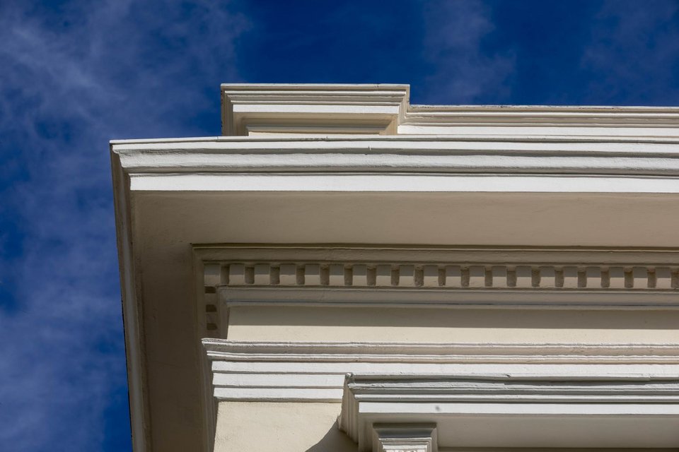 Λεπτομέρεια από το κτίριο 