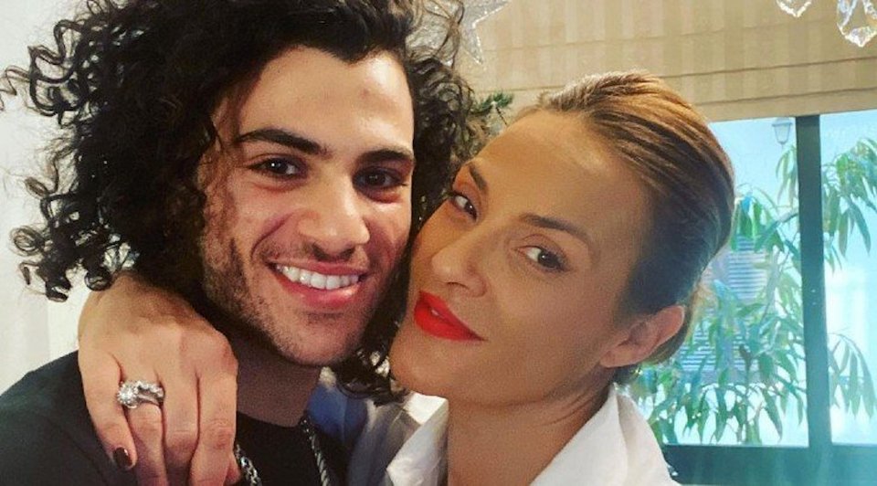 Ο Biased Beast με τη μητέρα του Στάλω Ηλία