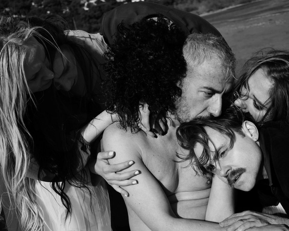 Αθηνά Καραγιώτη, Αναστασία Τζελέπη, Άντα Γιαννουκάκη, Μέμος Ρούσσος, Απόστολος Μαλεμπιτζής, Ένκε Φεζολλάρι