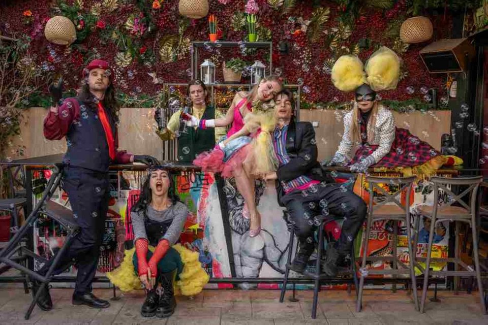 «Ο Αφρός των Ημερών», Studio Μαυρομιχάλη