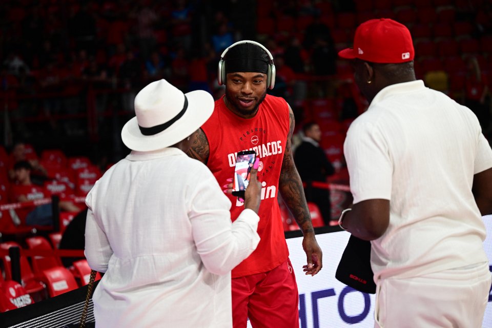 Η συνάντηση του Τζόουνς με την μητέρα του / Eurokinissi  KLODIAN LATO 