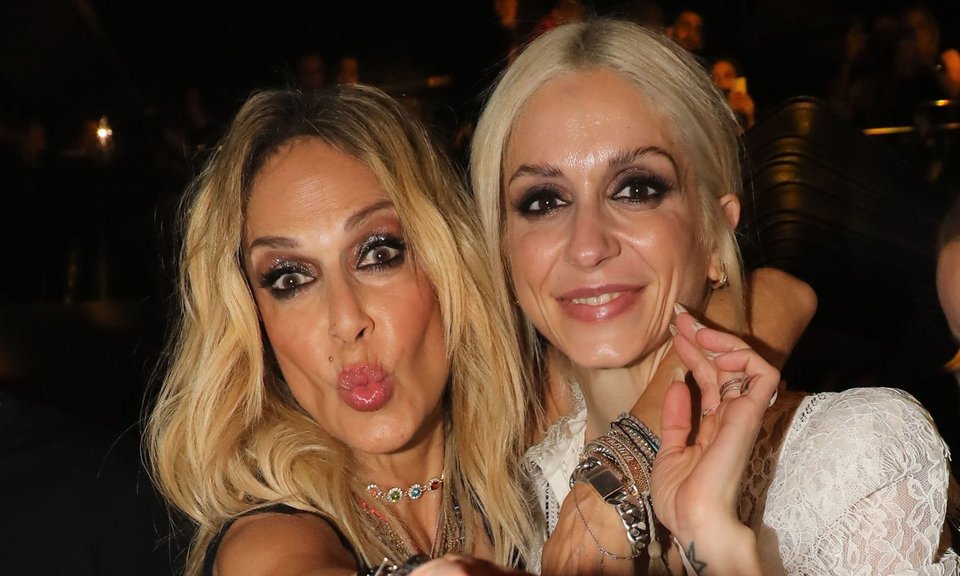 Άννα Βίσση, Σοφία Καρβέλα