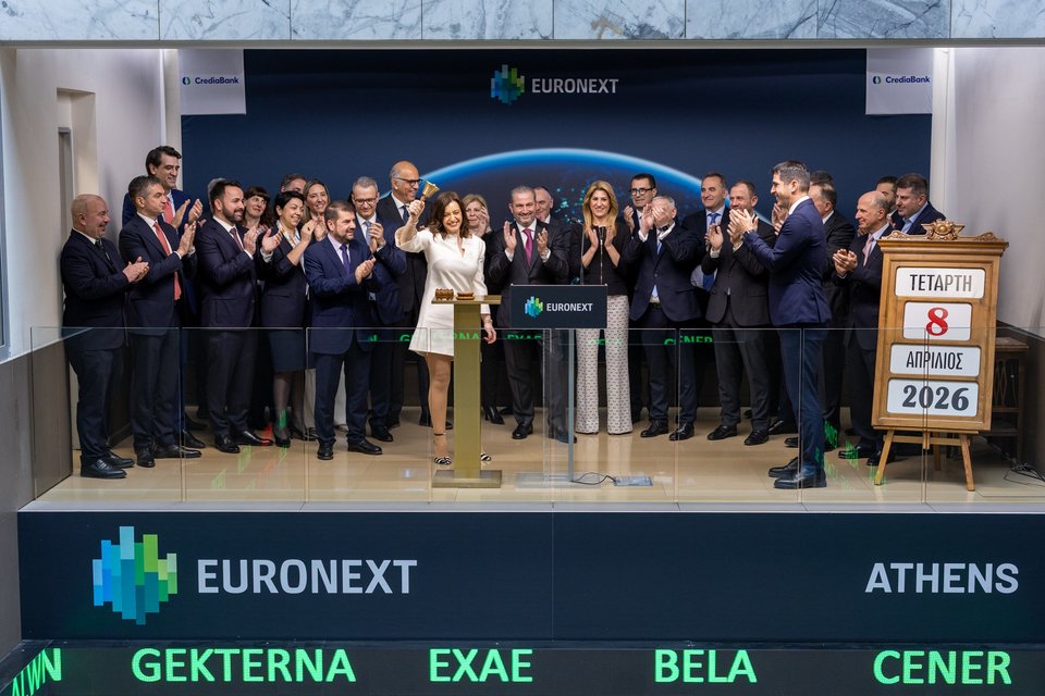 Συνεδρίαση του Χρηματιστηρίου Αθηνών, της οποίας την έναρξη σήμανε η CEO της CrediaBank, Ελένη Βρεττού