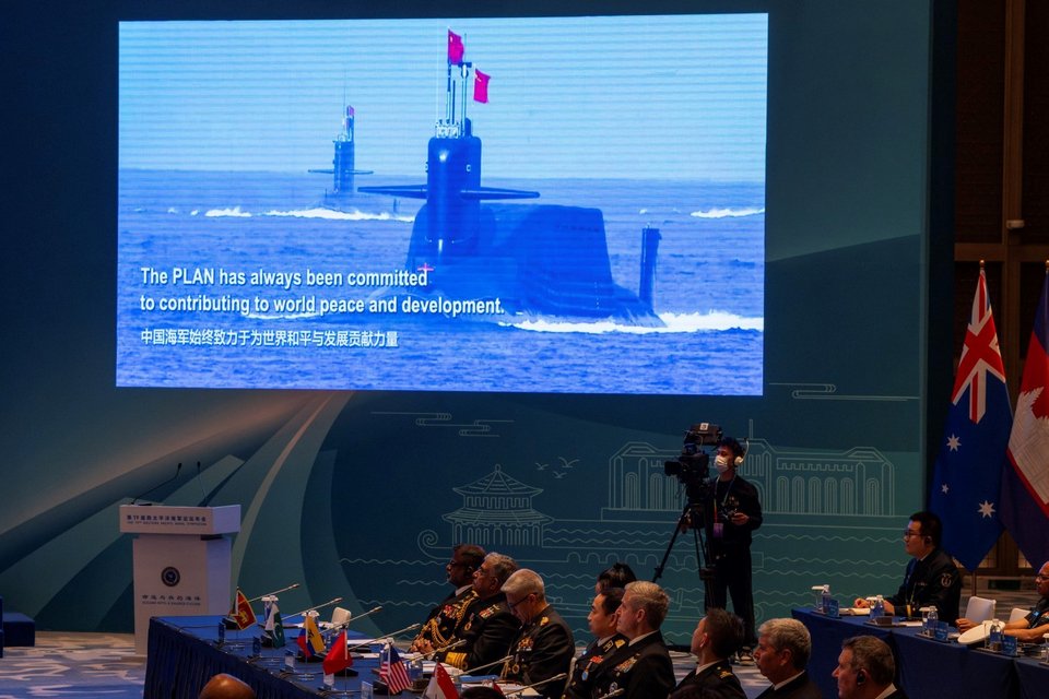 Kινεζικά υποβρύχια κατά την έναρξη του Συμποσίου Ναυτικού του Δυτικού Ειρηνικού στο Τσινγκτάο, στην επαρχία Σαντόνγκ της ανατολικής Κίνας / Φωτογραφία: AP