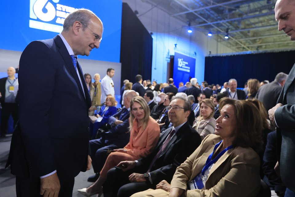 Κωστής Χατζηδάκης, Ντόρα Μπακογιάννη
