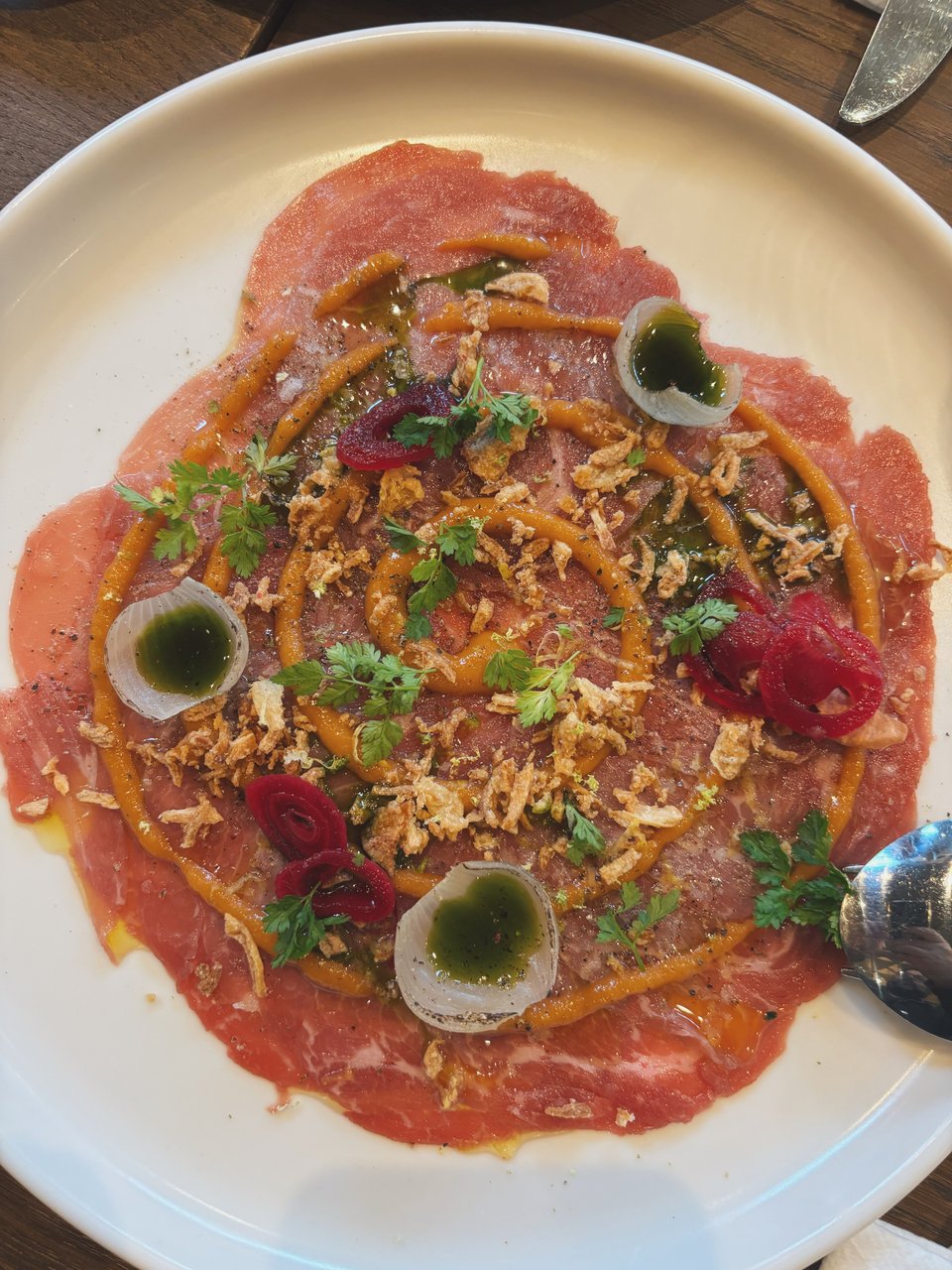 Carpaccio μοσχάρι στιφάδο / Φωτογραφία: Μάνος Λειβαδάρος/iefimerida