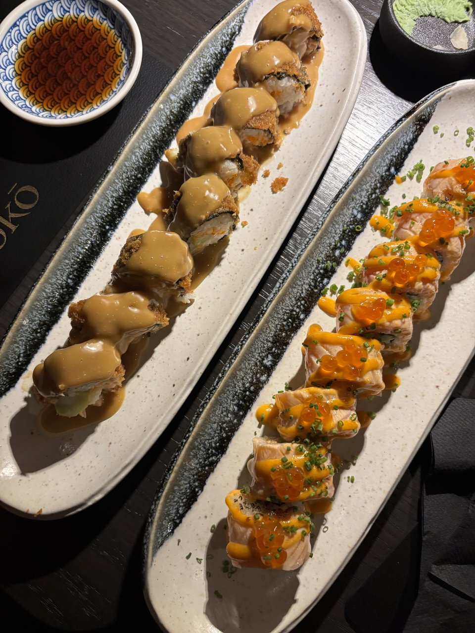 Crazy Salmon και Crunchy Tuna στο Myoko / Φωτογραφία: Μάνος Λειβαδάρος/iefimerida