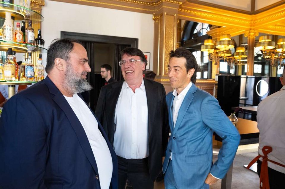 Με τον κ. Θεόδωρο Θεοδωρίδη, Γενικό Γραμματέα της UEFA, και τον κ. Juan Sartori, συνιδιοκτήτη της Sunderland AFC και μέτοχο της AS Monaco 