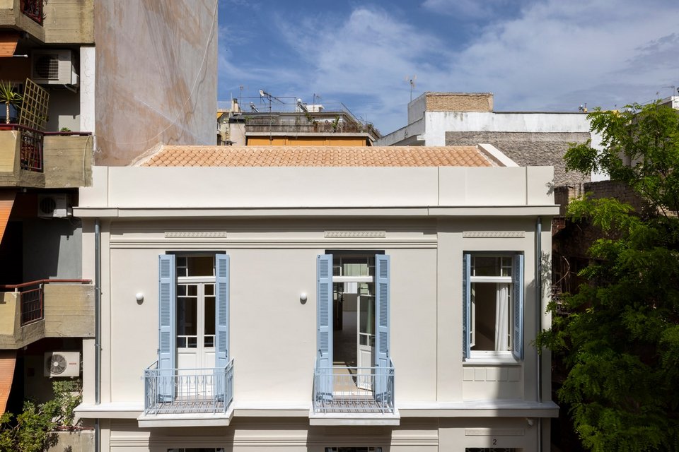 Είσοδος στη μονοκατοικία «Two Homes Under One roof» του Theo Poulakos / Φωτογραφία: Alina Lefa