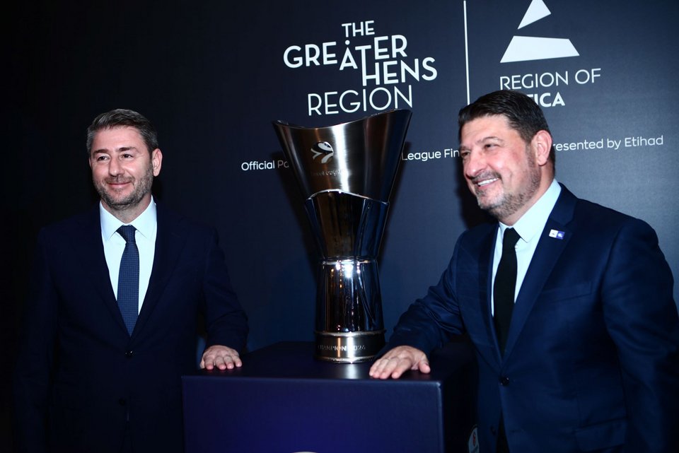 Ο πρόεδρος του ΠΑΣΟΚ, Νίκος Ανδρουλάκης και ο περιφερειάρχης Αττικής, Νίκος Χαρδαλιάς / Φωτογραφία: Eurokinissi  