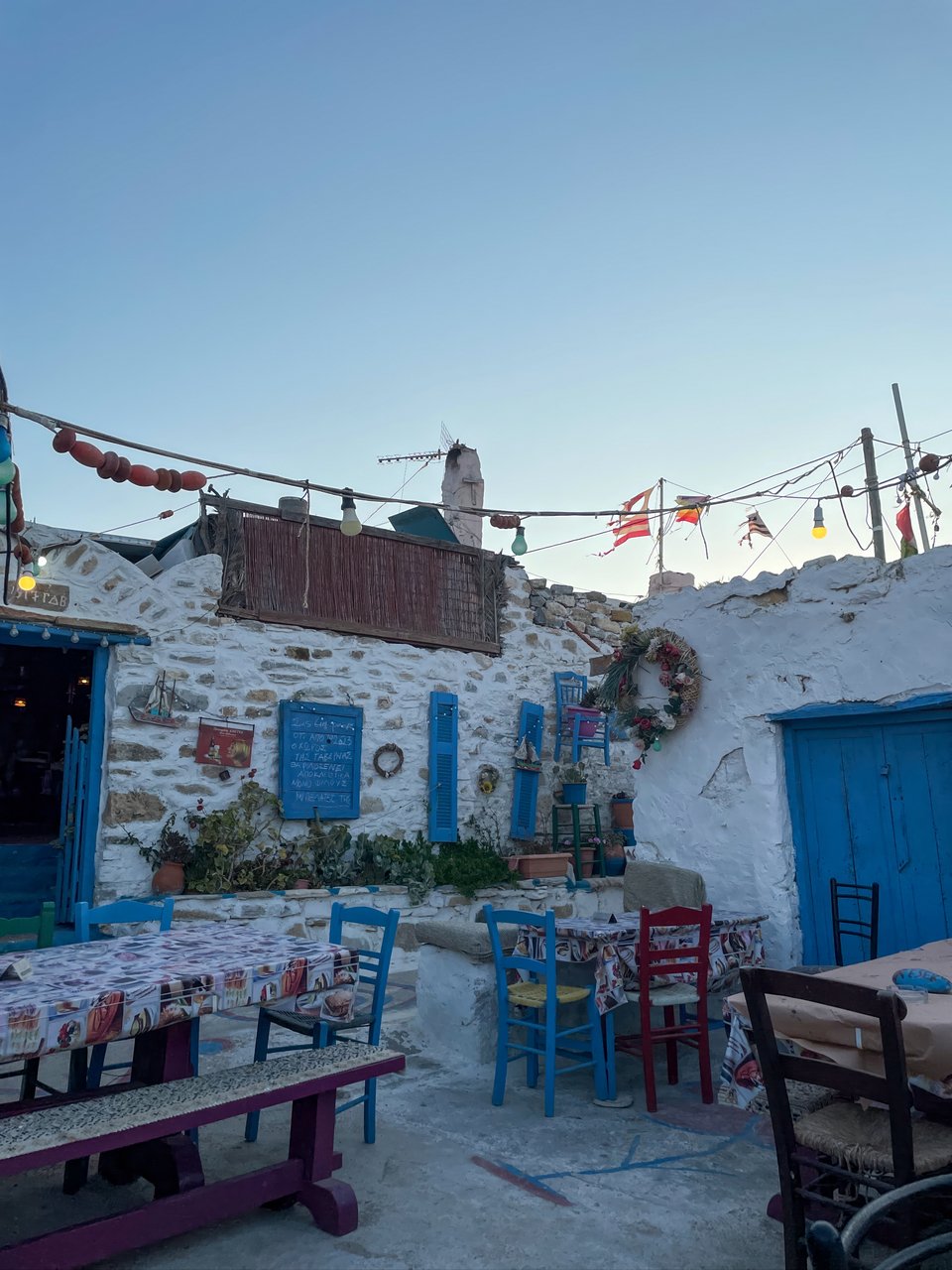 «Το περιορισμένο μέγεθος του προορισμού, η απουσία μαζικών τουριστικών υποδομών και η άμεση επαφή με τη φύση δημιουργούν ένα μοναδικό συνδυασμό χαλάρωσης και αυθεντικότητας»