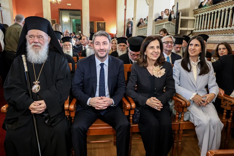 Ο Αρχιεπίσκοπος Ιερώνυμος με τον Νίκο Ανδρουλάκη