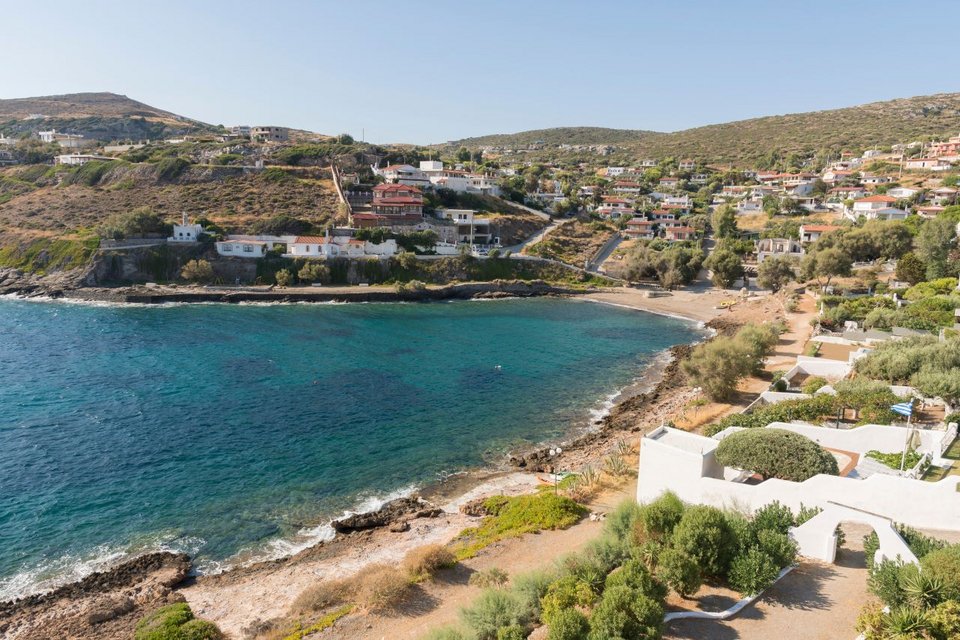 Ο παραθαλάσσιος οικισμός Δασκαλειό στην Κερατέα