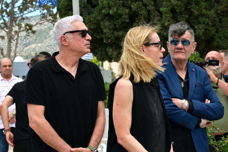 Ο Αντώνης Νικοπολίδης με τη σύζυγό του