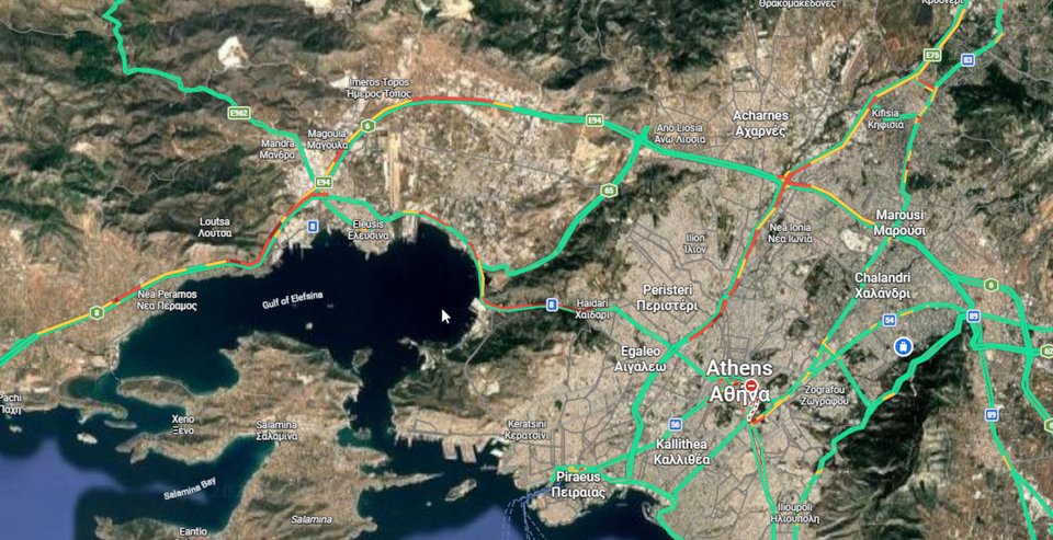 Μποτιλιάρισμα χιλιομέτρων στα διόδια Ελευσίνας από τους εκδρομείς της Πρωτομαγιάς