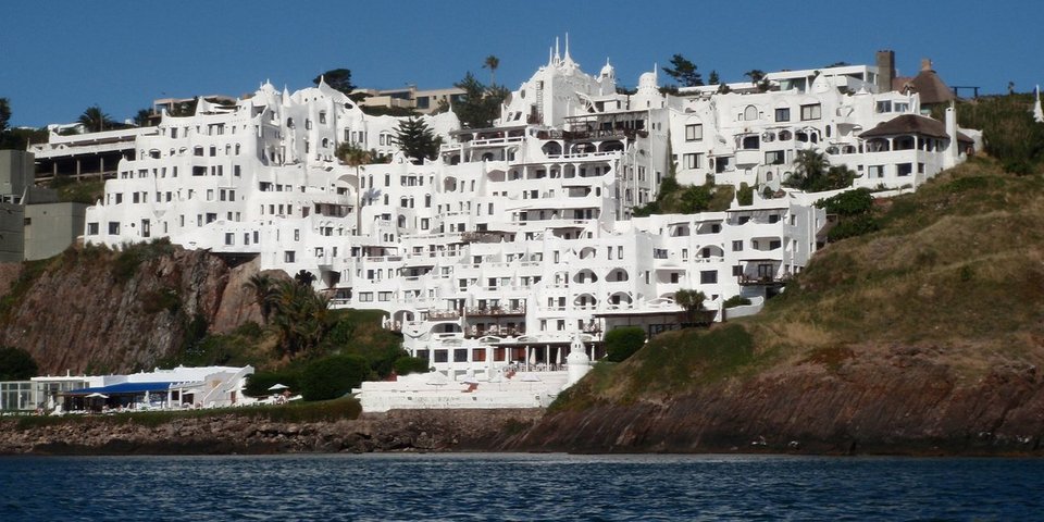 Το εντυπωσιακό ξενοδοχείο Casapueblo 