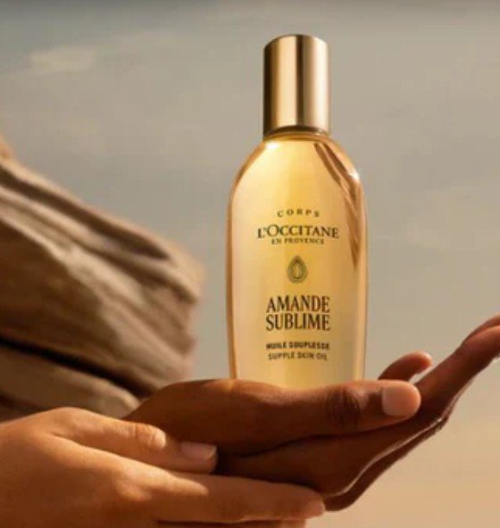 Η σειρά Amande Sublime από τους παραγωγούς της καλλιέργειας αμυγδαλιάς της Προβηγκίας / Φωτογραφία: L' Occitane En Provence