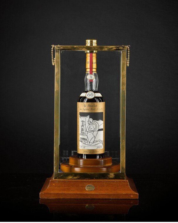 Η σπάνια φιάλη ουίσκι Macallan 50 ετών που «έσπασε» τα ρεκόρ / Φωτογραφία: Sotheby's