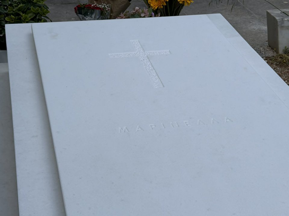 Η πλάκα στον τάφο της Μαρινέλλας / Φωτογραφία: ekklisiaonline