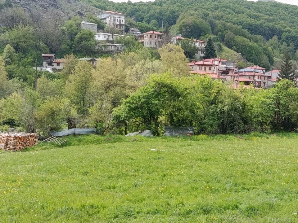 Μηλιά ορεινό χωριό ήπειρος καλοκαίρι 