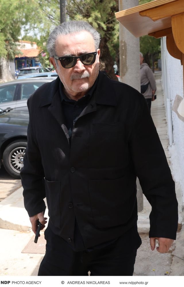Λάκης Λαζόπουλος 