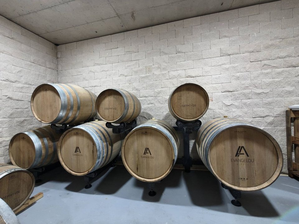 Η διαδικασία παραγωγής της Κουμανδαρίας παραμένει παραδοσιακή και σχεδόν αναλλοίωτη εδώ και αιώνες