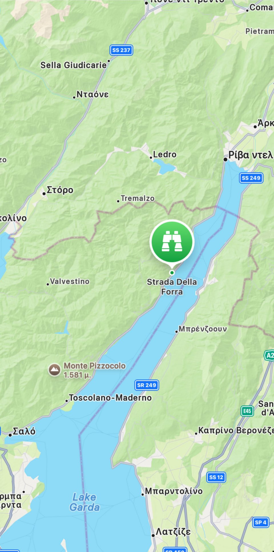 Ο δρόος βρίσκεται ακριβώς απέναντι από το Μαλτσεσίνε
