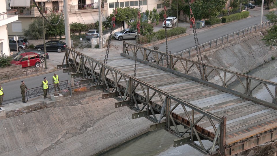 πεζογέφυρα