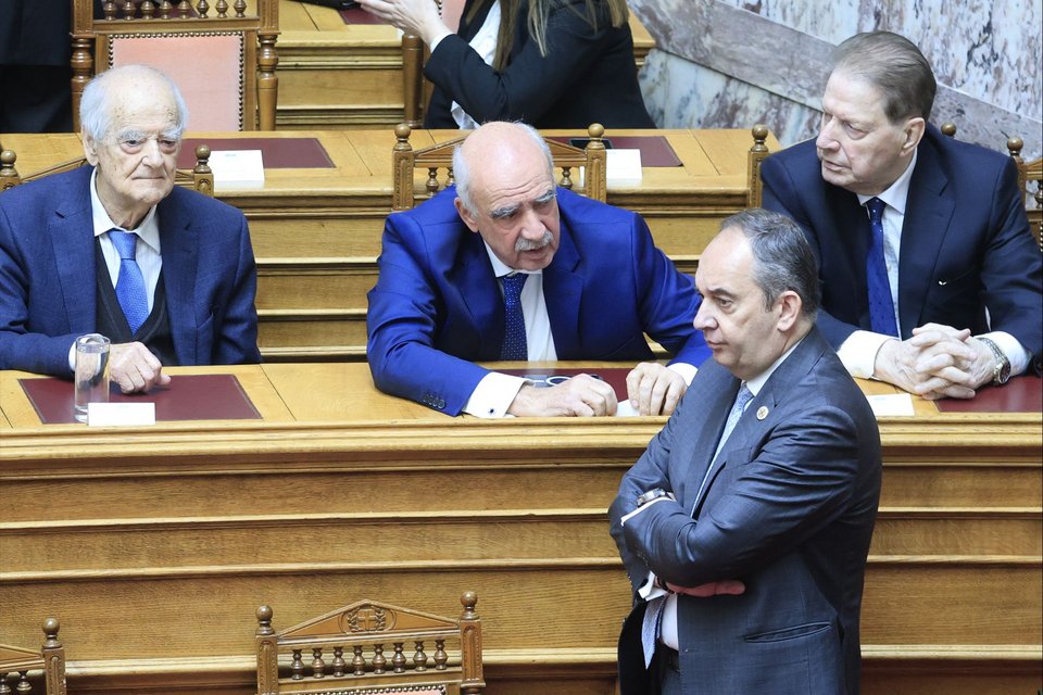 Απόστολος Κακλαμάνης, Βαγγέλης Μεϊμαράκης, Βύρων Πολύδωρας με τον αντιπρόεδρο της Βουλής Γιάννη Πλακιωτάκη