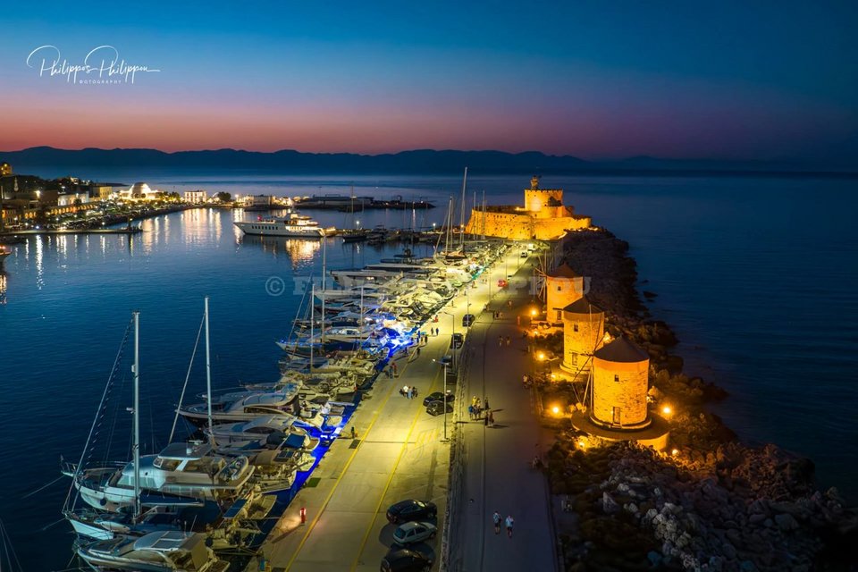 Το βασικό συμπέρασμα που προκύπτει τόσο από τα στοιχεία της 25ετίας όσο και από τις επισημάνσεις των ανθρώπων της αγοράς είναι ότι η Ρόδος διαθέτει ένα ισχυρό τουριστικό «κεφάλαιο»