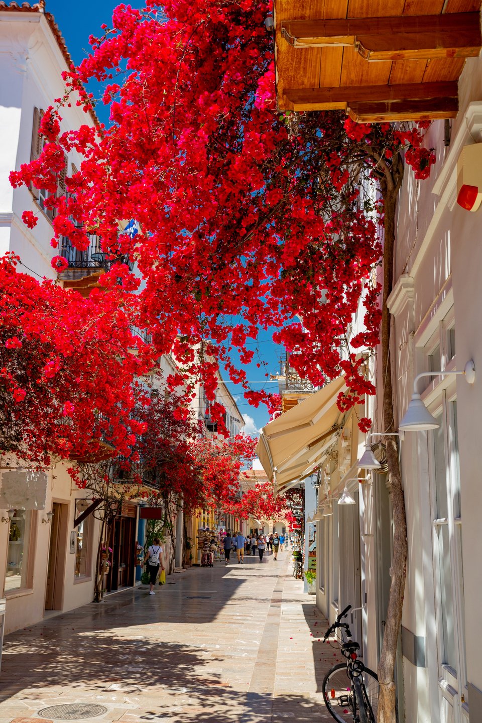 Ξεχωρίζουν προορισμοί όπως το Ναύπλιο-Επίδαυρος, από 240 ευρώ 