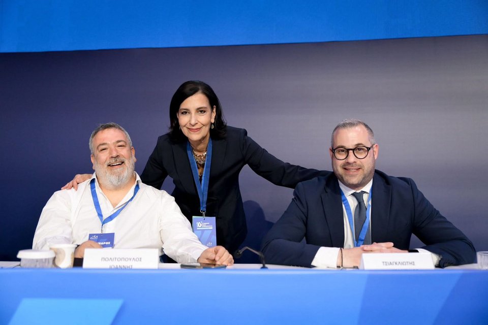 Ο πρώην γραμματέας της ΔΑΠ-ΝΔΦΚ Κώστας Τσιαγκλιώτης (δεξιά)