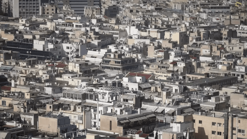 Όσοι σχεδιάζουν να πουλήσουν το σπίτι τους συνήθως επικεντρώνονται σε ανακαινίσεις, ενεργειακές παρεμβάσεις ή στη βελτίωση των εξωτερικών χώρων, θεωρώντας ότι αυτά είναι τα στοιχεία που επηρεάζουν περισσότερο την τελική τιμή πώλησης / ΙΝΤΙΜΕ