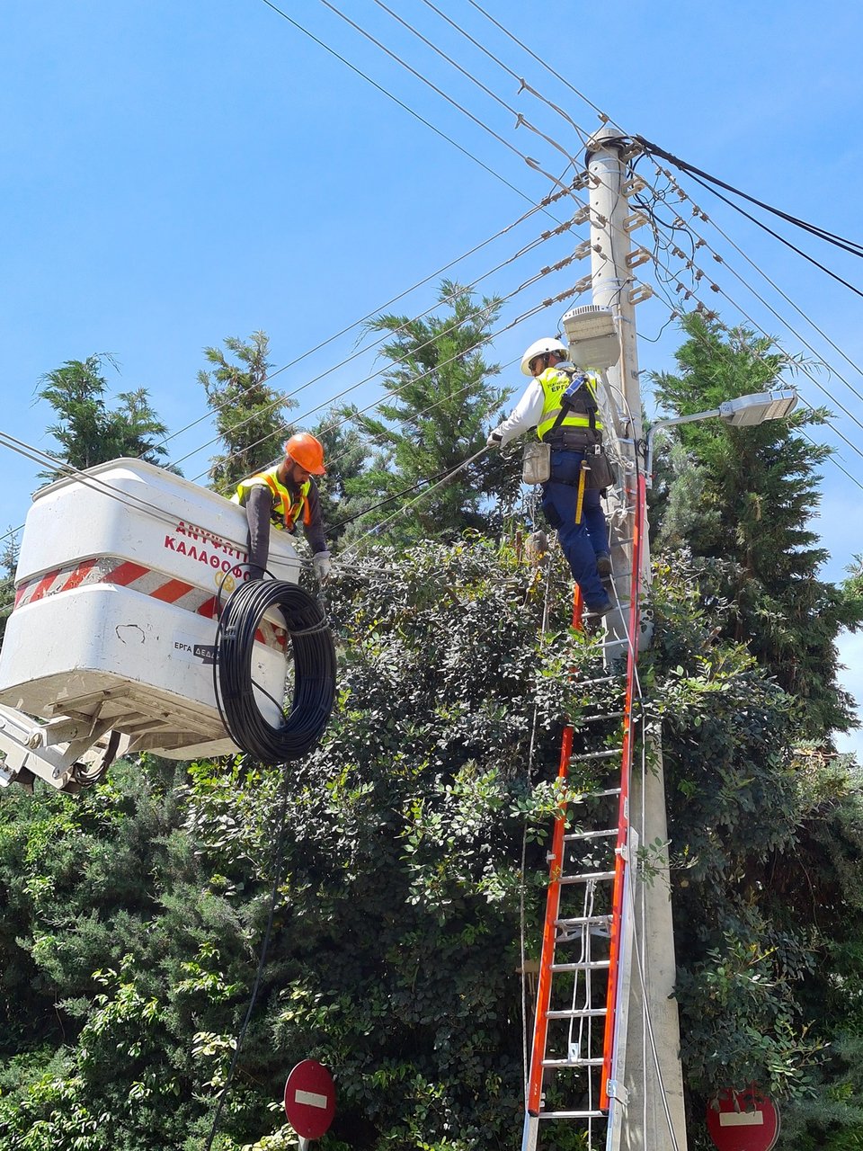 Τοποθέτηση ενάεριας οπτικής ίνας