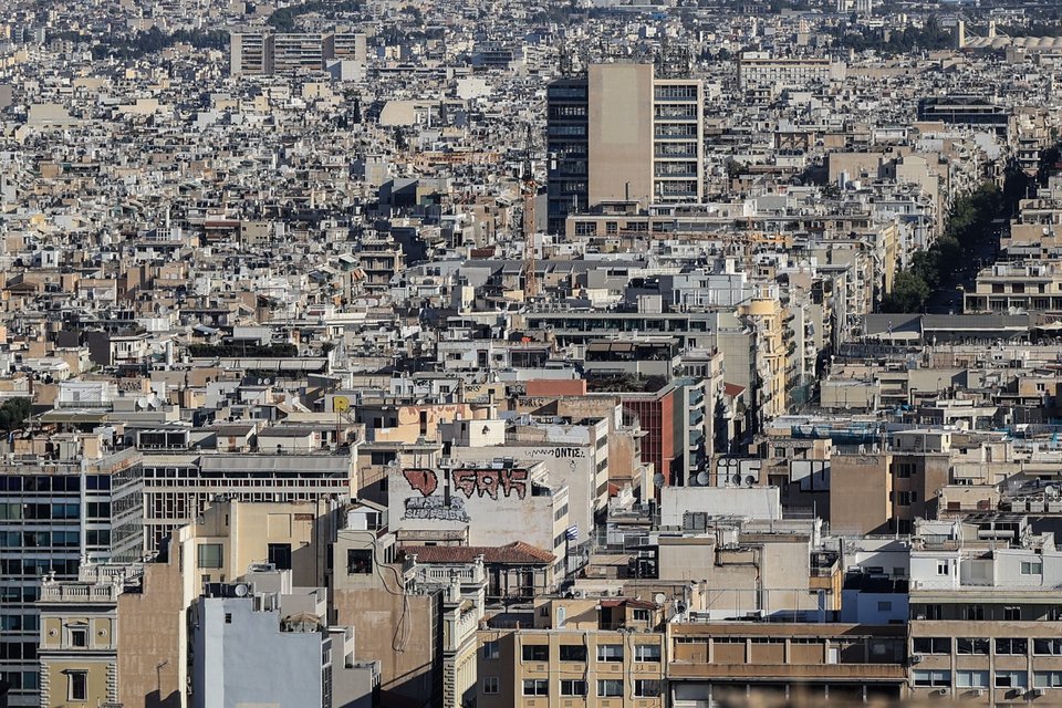 Μια νέα ανάλυση της αμερικανικής πλατφόρμας ακινήτων Zillow υποστηρίζει ότι ένας πολύ πιο απλός και οικονομικός παράγοντας μπορεί να παίξει καθοριστικό ρόλο στην απόφαση των αγοραστών: το χρώμα των τοίχων / ΙΝΤΙΜΕ