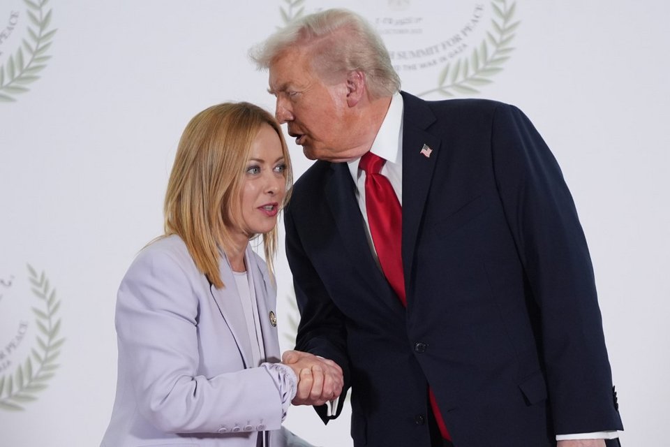 Η Τζόρτζια Μελόνι και ο Ντόναλντ Τραμπ/ Φωτογραφία AP