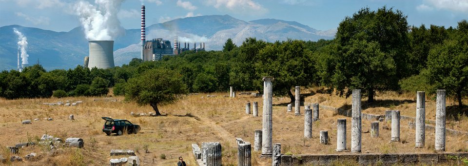 Το έργο του Πάνου Κοκκινιά inside που συνοδεύει την αναφορά στην επικείμενη έκθεση 