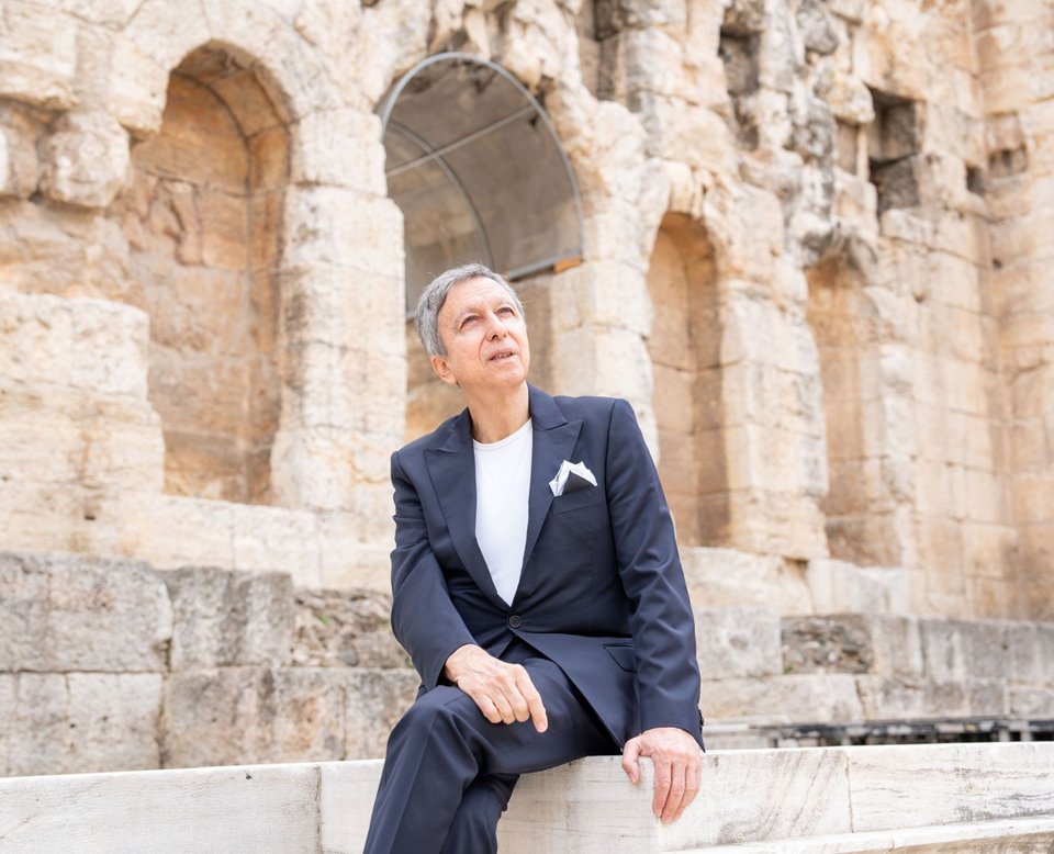 Ο αρχιμουσικός, διευθυντής της Κρατικής Ορχήστρας Αθηνών Λουκάς Καρυτινός
