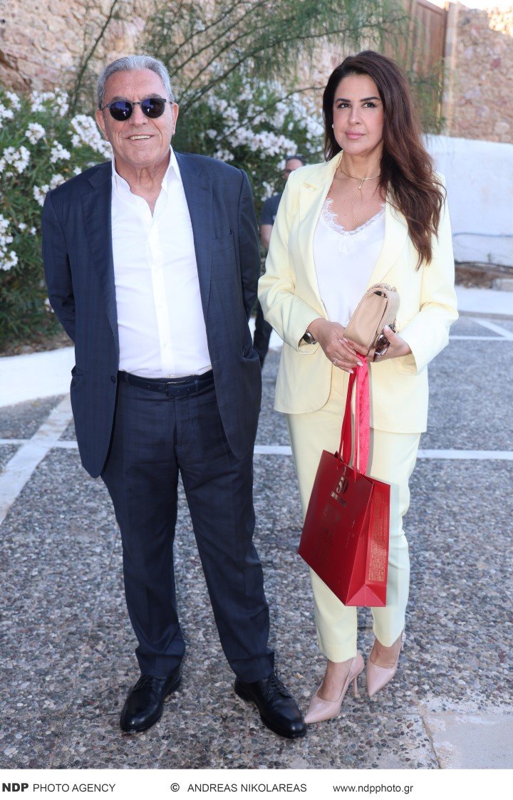 Βασίλης Καπερνάρος 