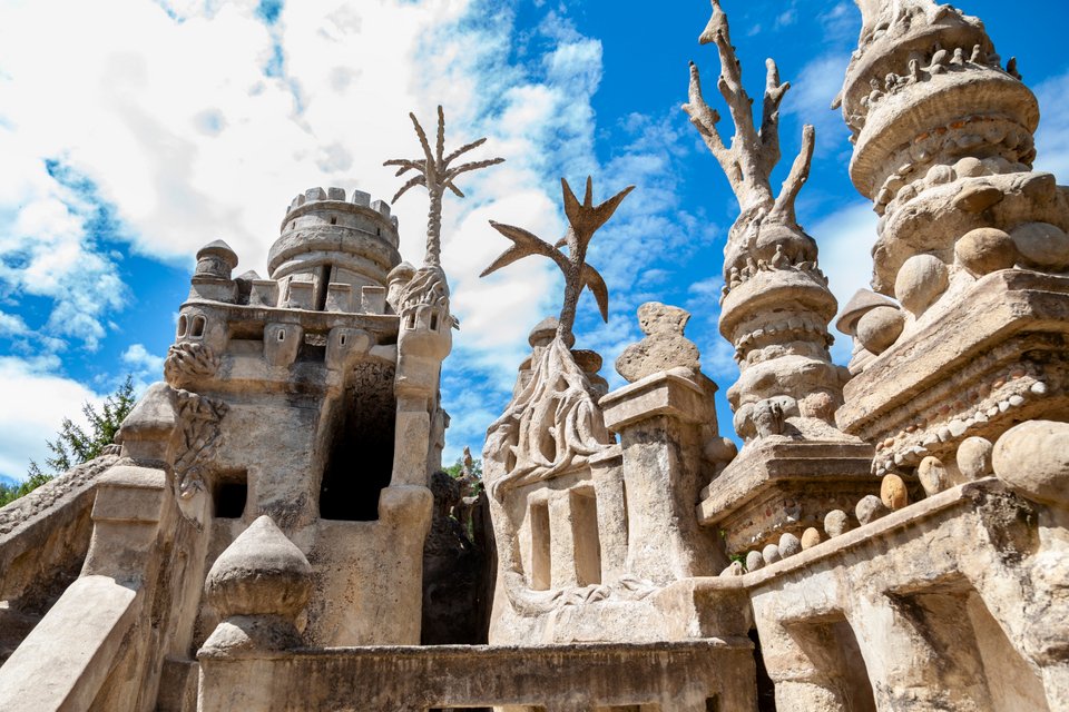 Ένα μέρος του εντυπωσιακού Palais Idéal στο Hauterives της Γαλλίας
