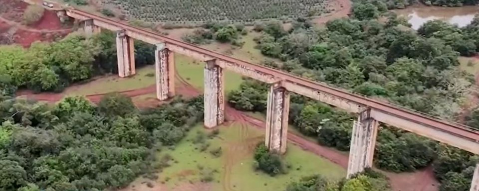 Η γέφυρα Ponte do Esqueleto [Γέφυρα του Σκελετού] 
