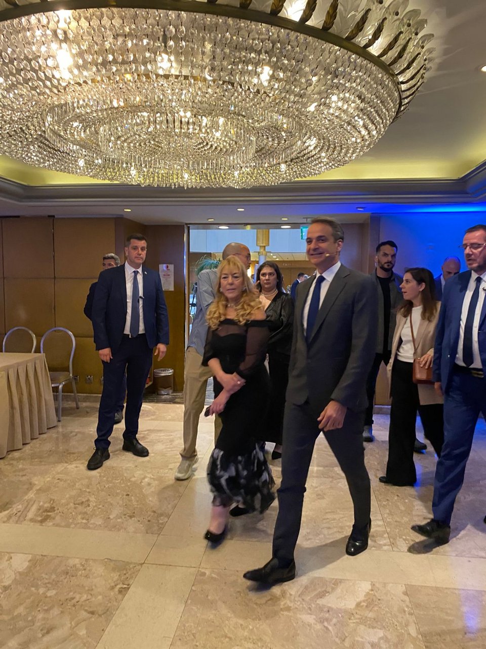 Ο Κυριάκος Μητσοτάκης φτάνοντας στην εκδήλωση του iefimerida