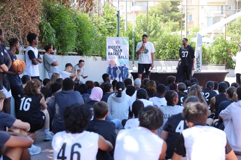 «Μην επιτρέψετε ποτέ σε κανέναν να κλονίσει την πίστη ή τη φαντασία σας σχετικά με τους στόχους που θέλετε να κατακτήσετε στη ζωή!», προτρέπει ο Γιάννης Αντετοκούνμπο