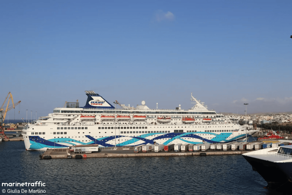   Το Crown Iris στο Ηράκλειο της Κρήτης, σε παλιότερη επίσκεψη τον Αύγουστο του 2025 - @Marinetraffic  