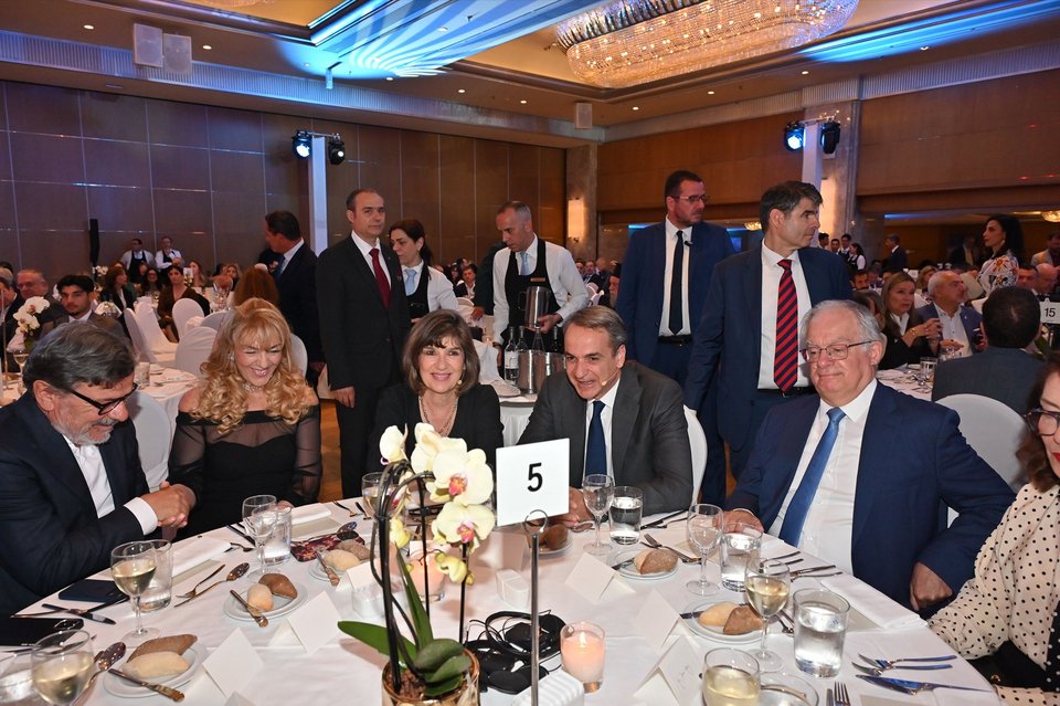 Χρήστος Ράπτης, Νεκταρία Πασαριβάκη, Κριστιάν Αμανπούρ, Κυριάκος Μητσοτάκης, Κωνσταντίνος Τασούλας, Σοφία Γιαννακά