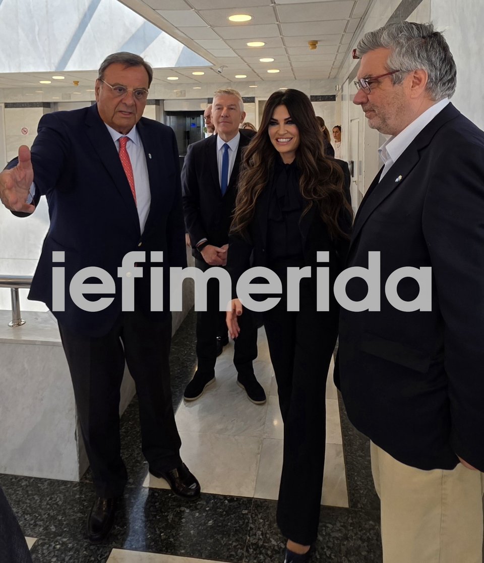 Η Κίμπερλι Γκίλφοϊλ είναι η πρώτη πρέσβης των ΗΠΑ που επισκέπτεται την ΕΟΕ