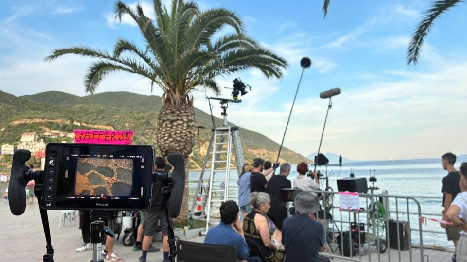Γυρίσματα στην παραλία της Αιδηψού