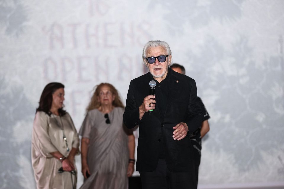 «Theo, I'm here again!» («Θόδωρε, είμαι ξανά εδώ!»), είπε φανερά συγκινημένος ο σπουδαίος Χάρβεϊ Καϊτέλ που έφτασε στην Αθήνα την περασμένη Πέμπτη
